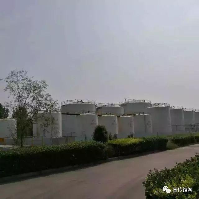挂牌上市服务，助力企业跨越资本市场桥梁的引领者