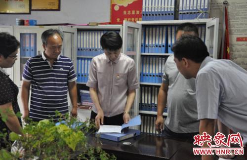 荥阳在线招聘最新资讯，小城求职奇遇与友情纽带