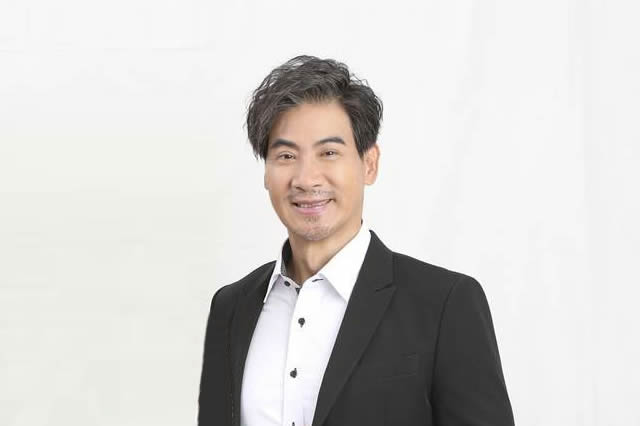 演艺界常青树，男明星老演员的魅力岁月风采展