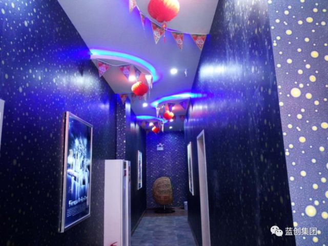 明星周边实体店探秘，小巷中的明星宝藏之地