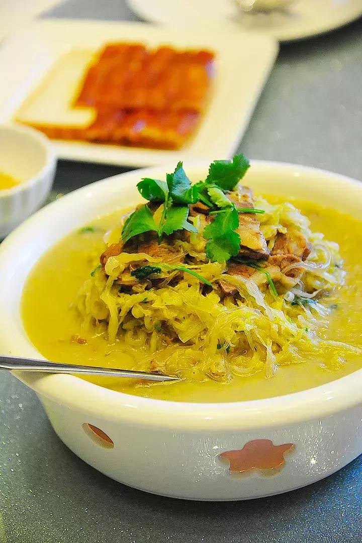 大连餐饮新潮流设计，美食与友情的温馨交汇点