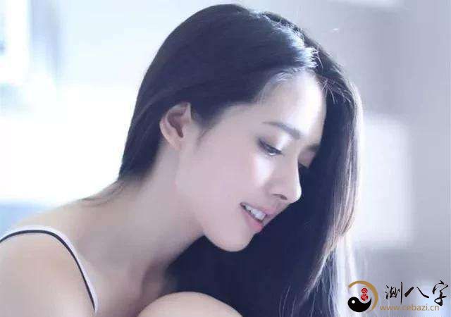 梦见女明星逝世，梦境的神秘与深层解读
