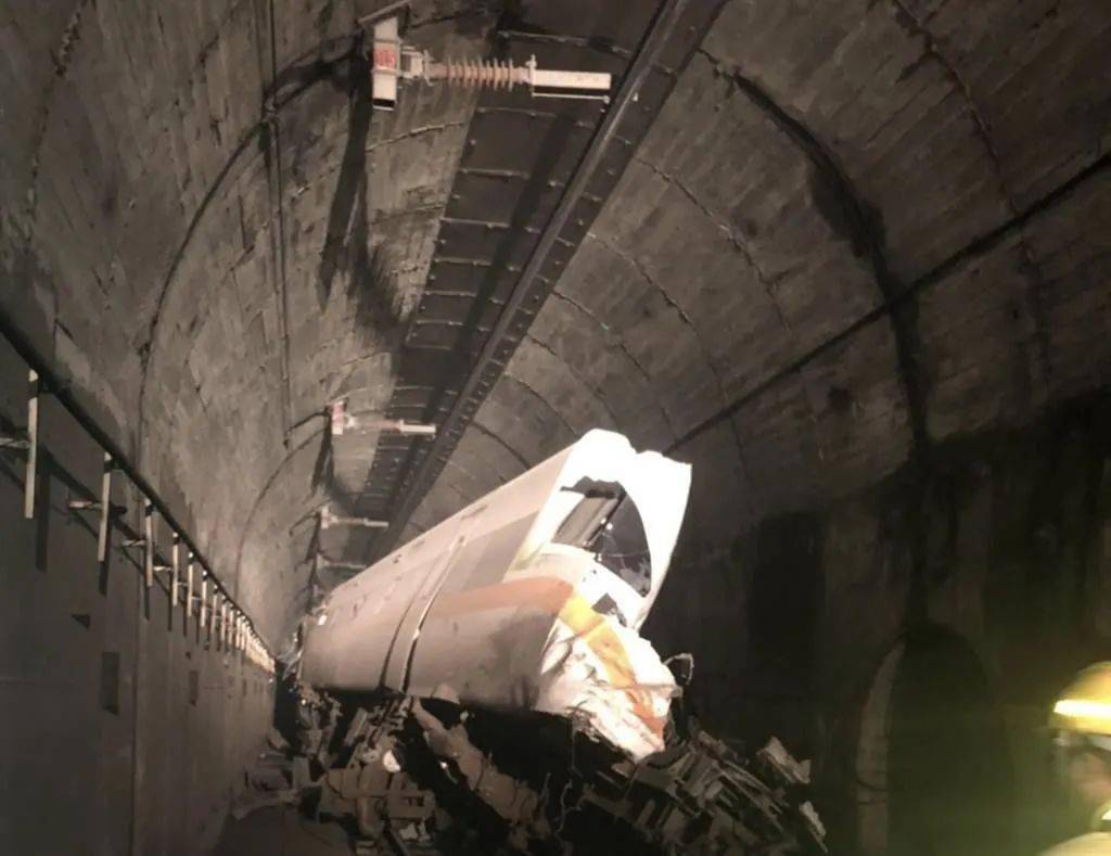 最新火车肺炎事件背景与时代地位，影响与启示