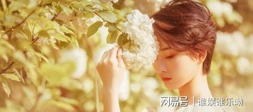自然美景中的心灵之旅，自家女人的平和寻找